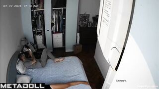 Mature Arab woman gets fucked in her bed