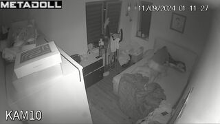 Single Ukrainian brunette MILF forces her husband to fuck live HD