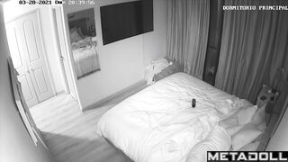 Married Milf gets fucked in her bed