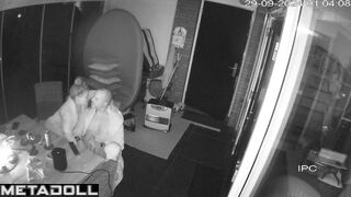 Single New Zealander blonde mother gets an oral sex online