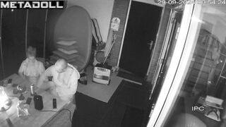 Single New Zealander blonde mother gets an oral sex online