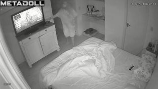 Tanned blonde MILF masturbates in her bed real hidden cam