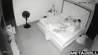 Georgeouse Turkish brunette mother forces her husband to cum live