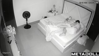 Georgeouse Turkish brunette mother forces her husband to cum live
