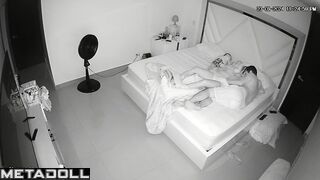 Georgeouse Turkish brunette mother forces her husband to cum live
