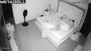 Georgeouse Turkish brunette mother forces her husband to cum live