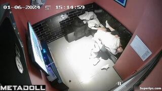Petite Korean girl gets fucked in karaoke