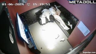 Petite Korean girl gets fucked in karaoke