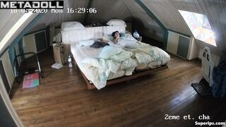 German Milf masturbates on her bed