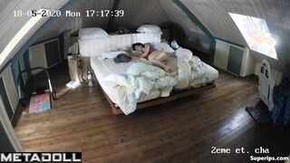 German Milf masturbates on her bed