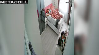 Georgeouse blonde wife rubs her clitoris leaked video