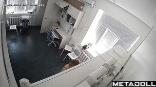 Tanned New Zealander blonde mom forces her husband to cum spy cam record