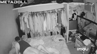Tattooed Italian blonde step-mom gives her husband a handjob spy cam