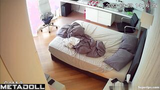 British girl gives a blowjob to her boyfriend