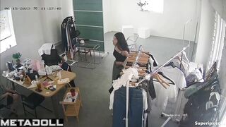 Young Korean models change clothes