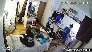 German sisters change their clothes