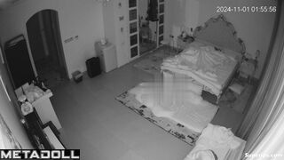 Mature Arab mom gets fucked in her bed