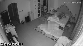 Mature Arab mom gets fucked in her bed