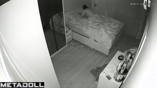 Skinny Belgian brunette mature mom forces her husband to cum spy cam record