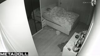 Skinny Belgian brunette mature mom forces her husband to cum spy cam record