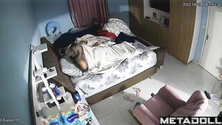 Naked brunette step-mom masturbates to orgasm just for you
