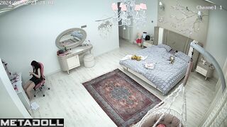 Tattooed Australian brunette mother rubs her pussy while thinking about shemale porn