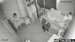 Arab girl masturbates under the sheets