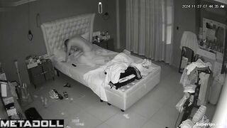 Chubby busty woman gets oral sex