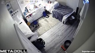 American sporty girl masturbates