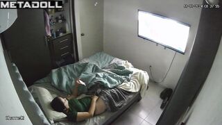 Georgeouse brunette mom has multiple orgasms while fingering online