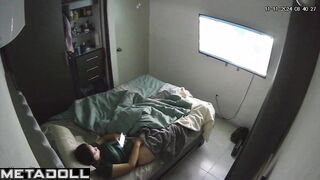 Georgeouse brunette mom has multiple orgasms while fingering online