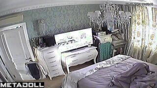 Perverse brunette woman rubs her hairy pussy real hidden cam