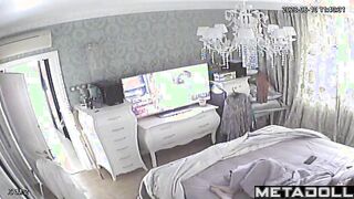 Tattooed brunette mother rubs her tight pussy live