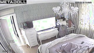 Tattooed brunette mother rubs her tight pussy live