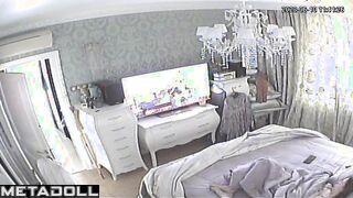 Tattooed brunette mother rubs her tight pussy live