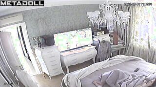 Tattooed brunette mother rubs her tight pussy live