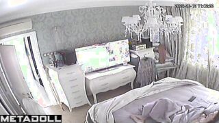 Tattooed brunette mother rubs her tight pussy live