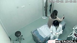 Korean girls get their pussies waxed