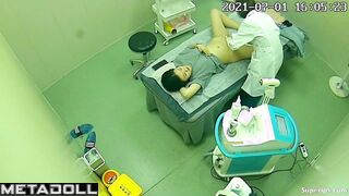Korean girls get their pussies waxed