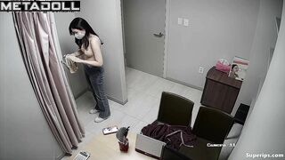 Young Korean girls want to get a boob job