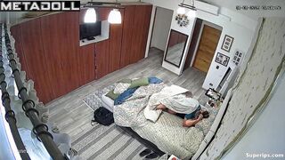 Italian MILF gets penetrated till she is wet