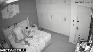 Amateur American couple having sex before going to sleep recording