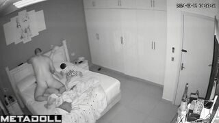 Amateur American couple having sex before going to sleep recording