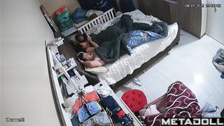 Amateur couple having sex brutally in their bed live