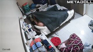 Amateur couple having sex brutally in their bed live