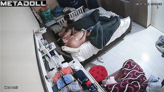 Amateur couple having sex brutally in their bed live