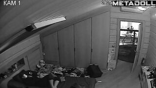 Big ass Turkish brunette mom fingers her pussy while dreaming of kissing porn