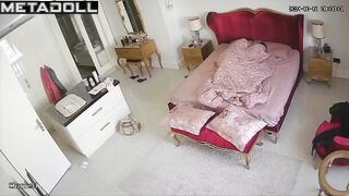 Georgeouse English brunette mom gets an oral sex voyeur cam