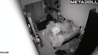 Cheating Greek brunette mature mom wets the bed while fucking spy cam record