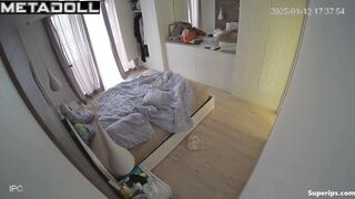 Blonde pregnant woman is fucked to orgasm